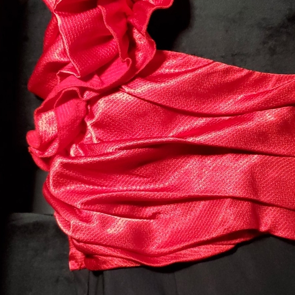 Red & Black Verdict Cocktail Dress - Picture 7 of 9